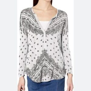 Lucky Brand Womens XS Gray Handkerchief Print Knit Top Shirt